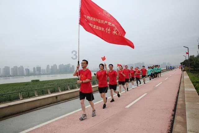 见习小魔女勇闯猪窝岛