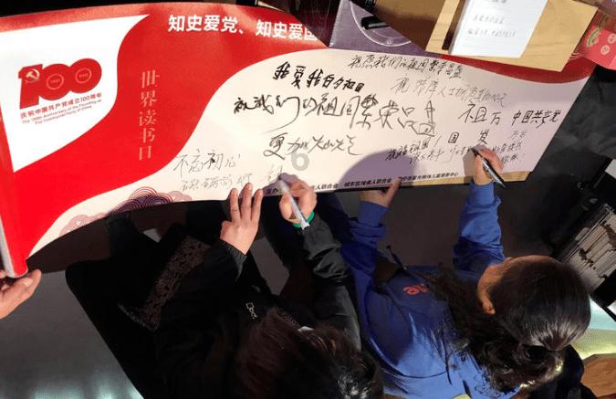 大闸蟹死了放冰箱还能吃吗游戏画面